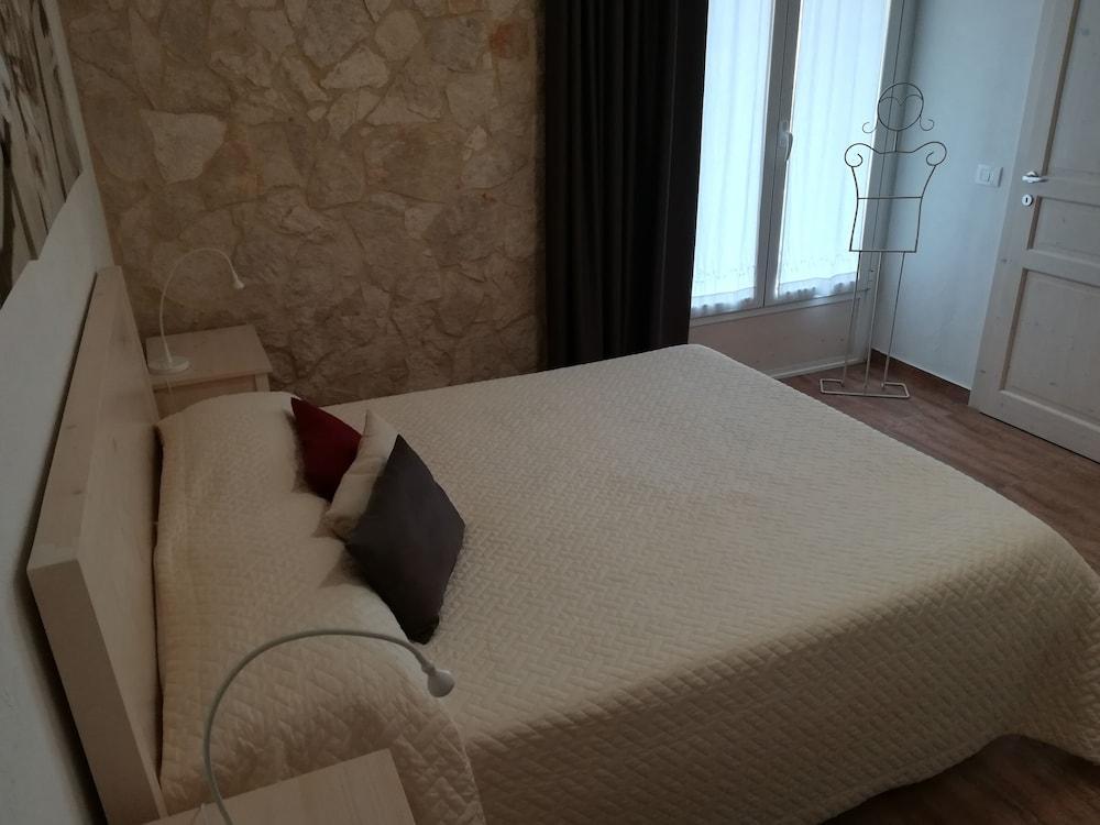 לינה וארוחת בוקר רגוזה La Casa Del Gelsomino מראה חיצוני תמונה