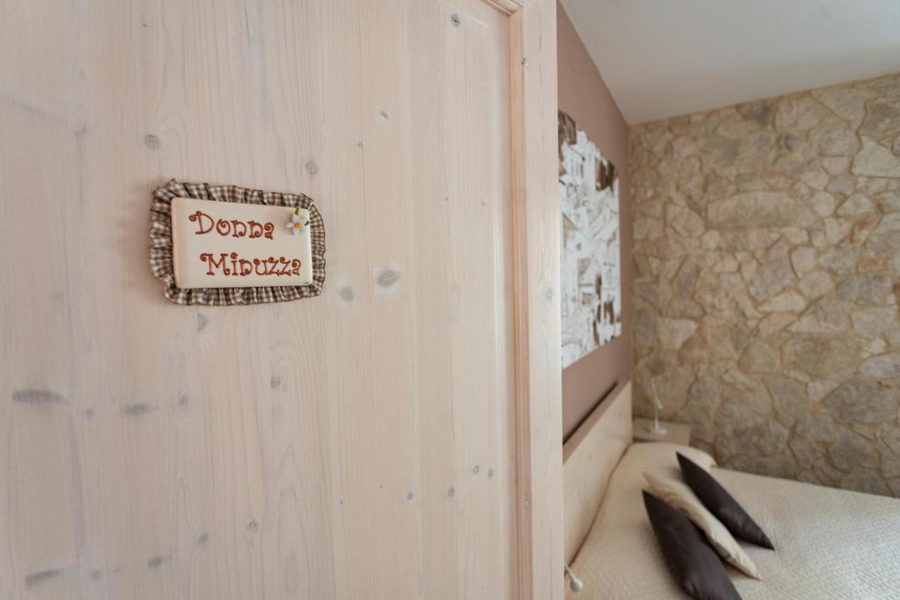 לינה וארוחת בוקר רגוזה La Casa Del Gelsomino מראה חיצוני תמונה
