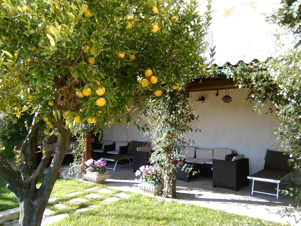 לינה וארוחת בוקר רגוזה La Casa Del Gelsomino מראה חיצוני תמונה